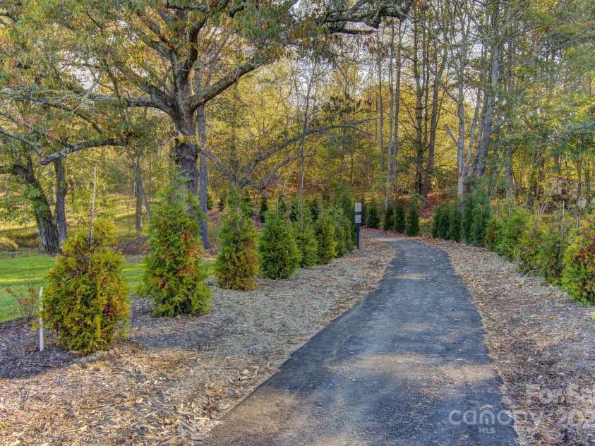 17 Skylar Lane, Mills River, NC 28759.  MLS# CAR4132888, YatesRealty ID 1407. 