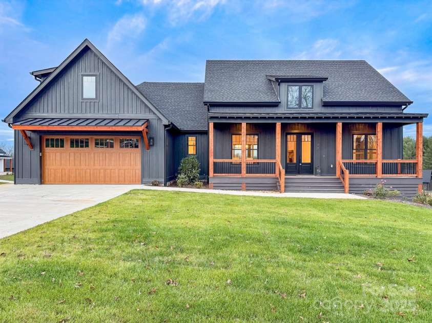 17 Skylar Lane, Mills River, NC 28759.  MLS# CAR4132888, YatesRealty ID 1407. 