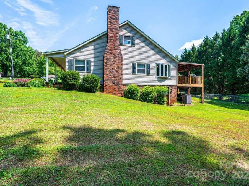 1276 Beechwood Drive, Newton, NC 28658.  MLS# CAR4260663, YatesRealty ID 14070. 