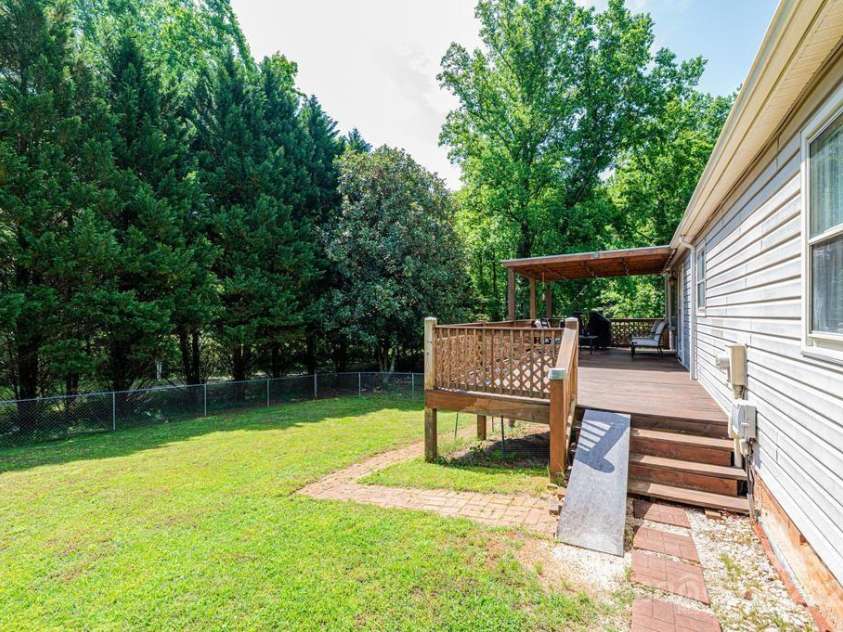1276 Beechwood Drive, Newton, NC 28658.  MLS# CAR4260663, YatesRealty ID 14070. 