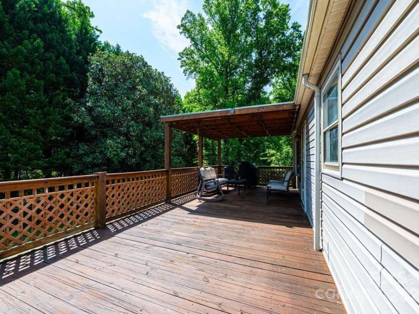 1276 Beechwood Drive, Newton, NC 28658.  MLS# CAR4260663, YatesRealty ID 14070. 