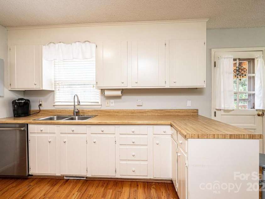 1276 Beechwood Drive, Newton, NC 28658.  MLS# CAR4260663, YatesRealty ID 14070. 