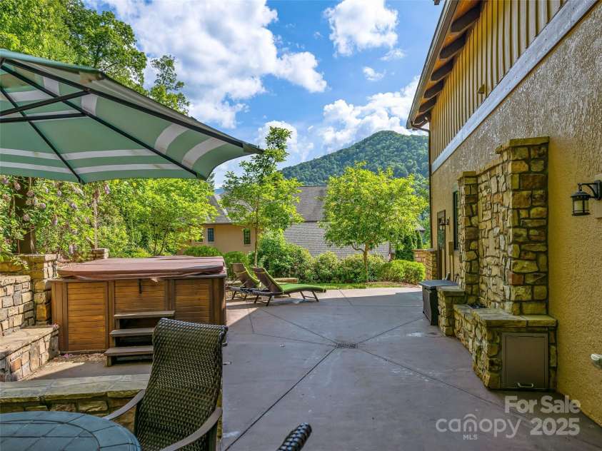 202 Emerald Lane, Maggie Valley, NC 28751.  MLS# CAR4047356, YatesRealty ID 14071. 