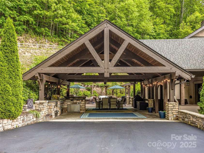 202 Emerald Lane, Maggie Valley, NC 28751.  MLS# CAR4047356, YatesRealty ID 14071. 