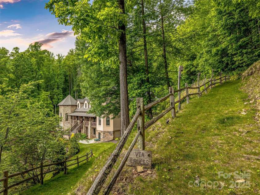 202 Emerald Lane, Maggie Valley, NC 28751.  MLS# CAR4047356, YatesRealty ID 14071. Private meditative trail