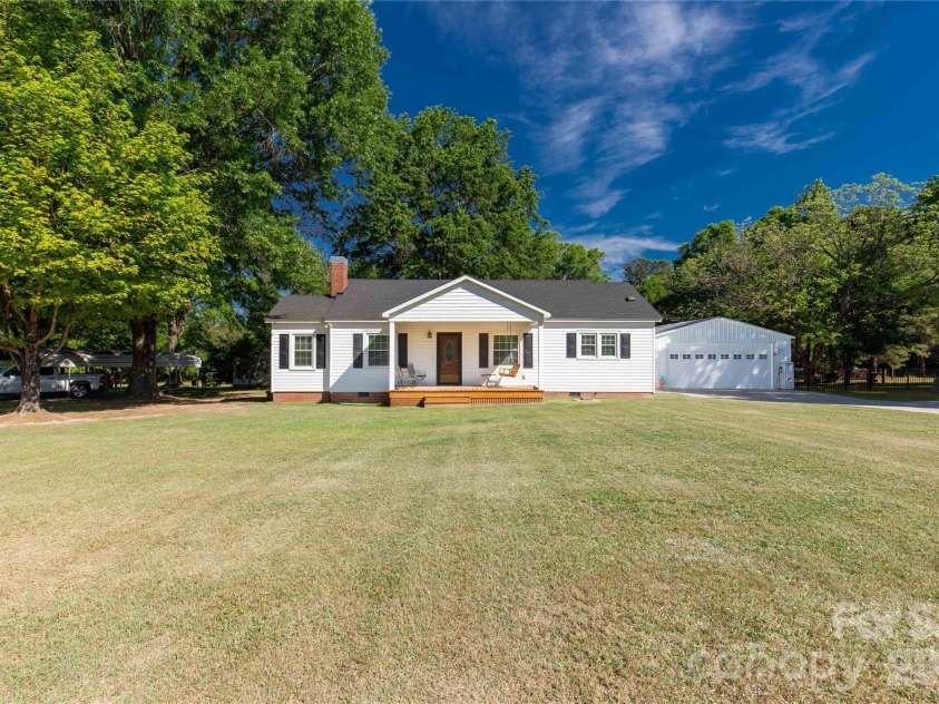 175 Bailey Road, Lancaster, SC 29720.  MLS# CAR4369121, YatesRealty ID 14073. 