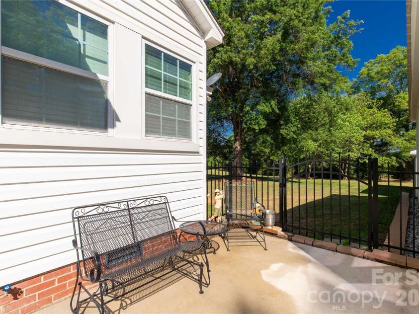 175 Bailey Road, Lancaster, SC 29720.  MLS# CAR4369121, YatesRealty ID 14073. 