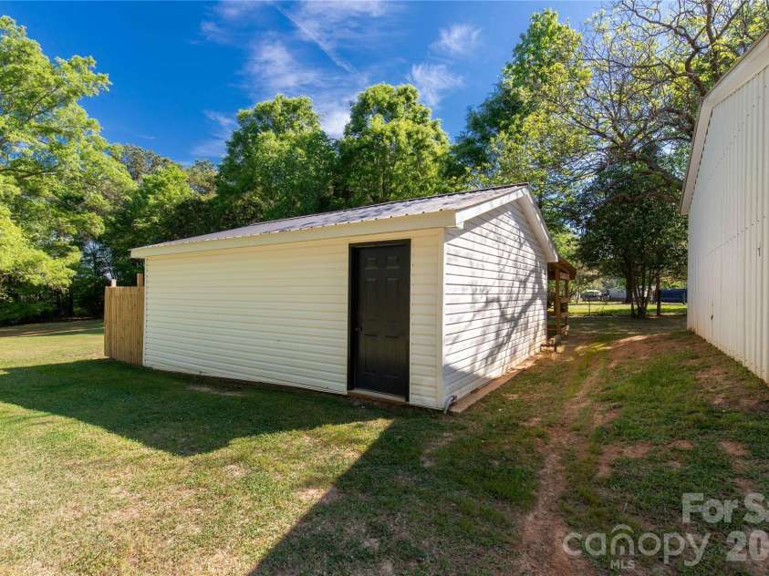 175 Bailey Road, Lancaster, SC 29720.  MLS# CAR4369121, YatesRealty ID 14073. 