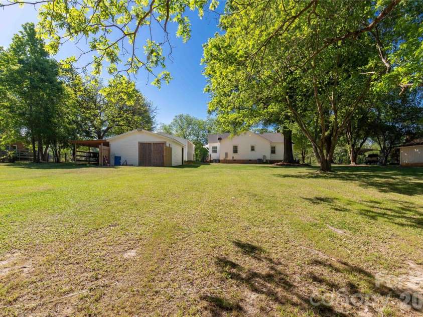 175 Bailey Road, Lancaster, SC 29720.  MLS# CAR4369121, YatesRealty ID 14073. 