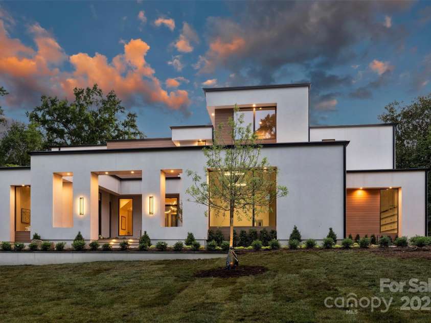 3630 Foxcroft Road, Charlotte, NC 28211.  MLS# CAR4245398, YatesRealty ID 14073. 