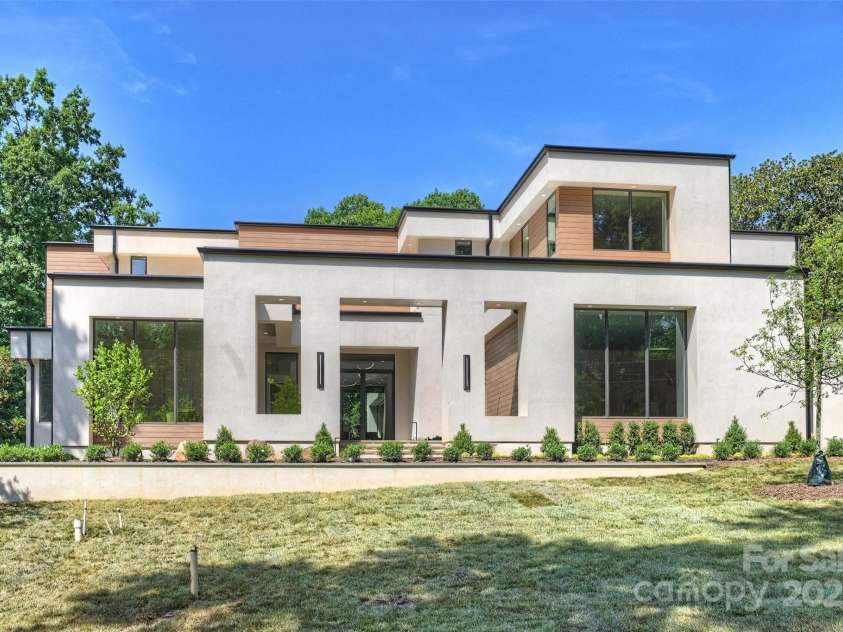 3630 Foxcroft Road, Charlotte, NC 28211.  MLS# CAR4245398, YatesRealty ID 14073. 