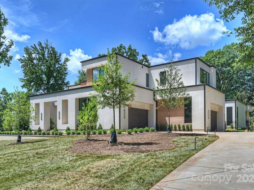 3630 Foxcroft Road, Charlotte, NC 28211.  MLS# CAR4245398, YatesRealty ID 14073. 