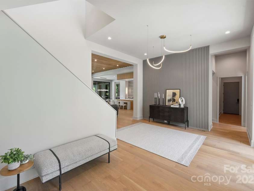 3630 Foxcroft Road, Charlotte, NC 28211.  MLS# CAR4245398, YatesRealty ID 14073. 