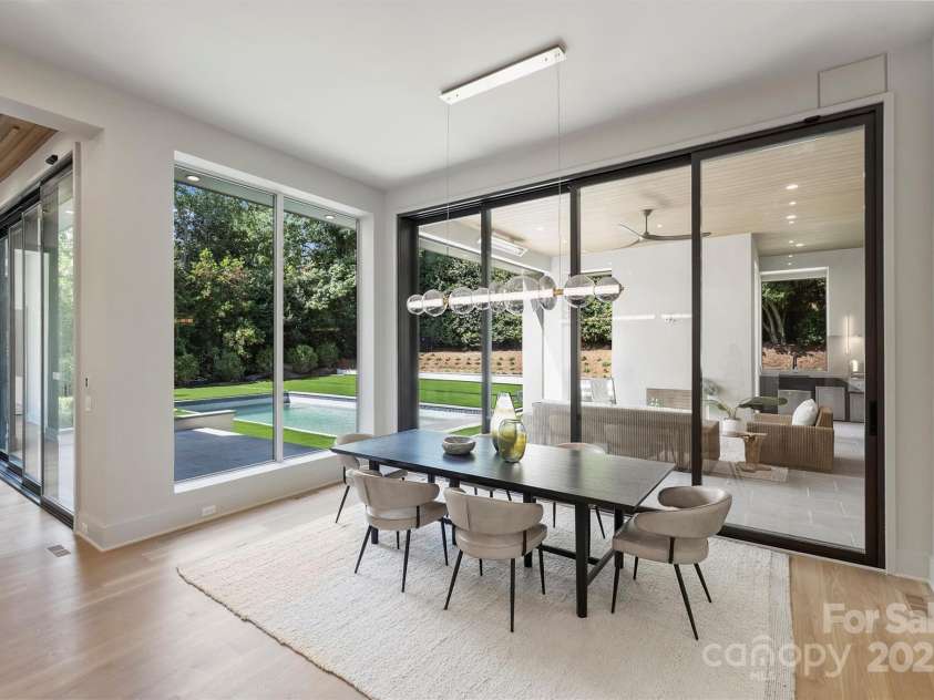 3630 Foxcroft Road, Charlotte, NC 28211.  MLS# CAR4245398, YatesRealty ID 14073. 