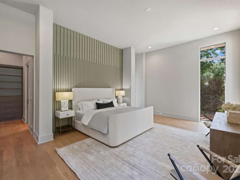 3630 Foxcroft Road, Charlotte, NC 28211.  MLS# CAR4245398, YatesRealty ID 14073. 