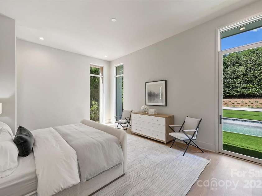 3630 Foxcroft Road, Charlotte, NC 28211.  MLS# CAR4245398, YatesRealty ID 14073. 