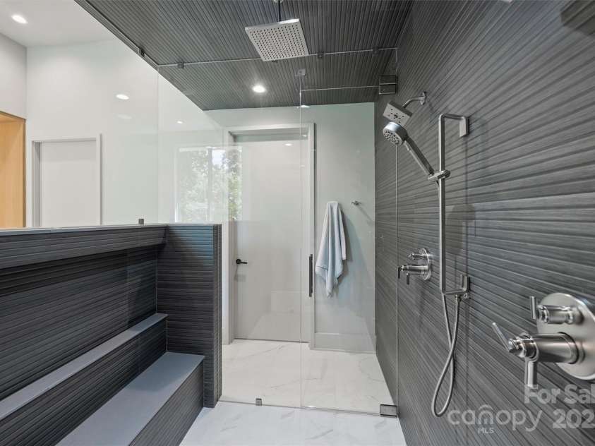 3630 Foxcroft Road, Charlotte, NC 28211.  MLS# CAR4245398, YatesRealty ID 14073. 