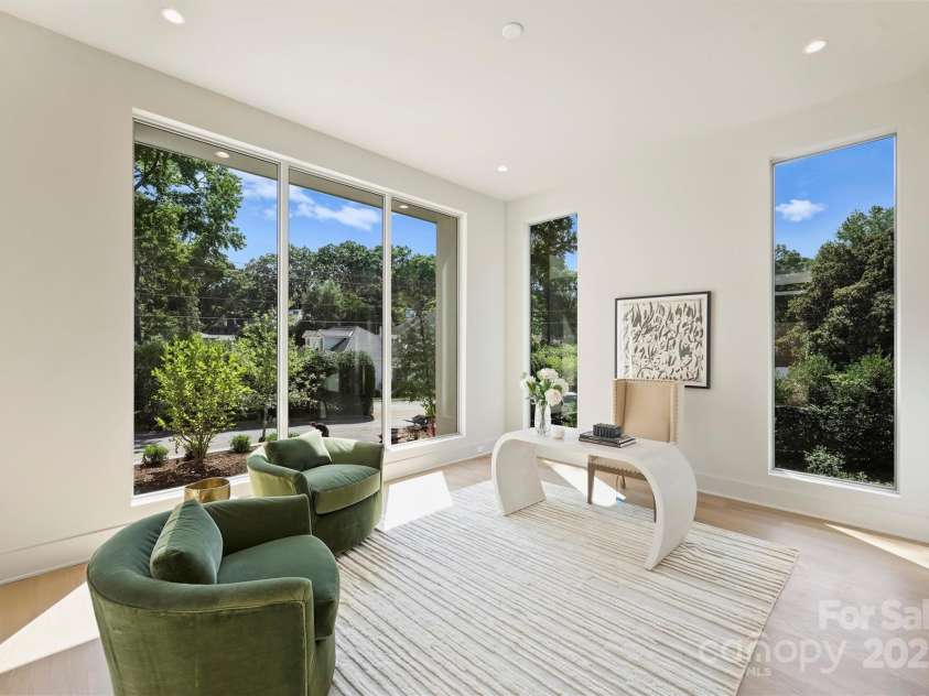 3630 Foxcroft Road, Charlotte, NC 28211.  MLS# CAR4245398, YatesRealty ID 14073. 