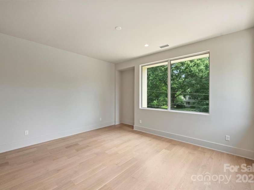 3630 Foxcroft Road, Charlotte, NC 28211.  MLS# CAR4245398, YatesRealty ID 14073. 