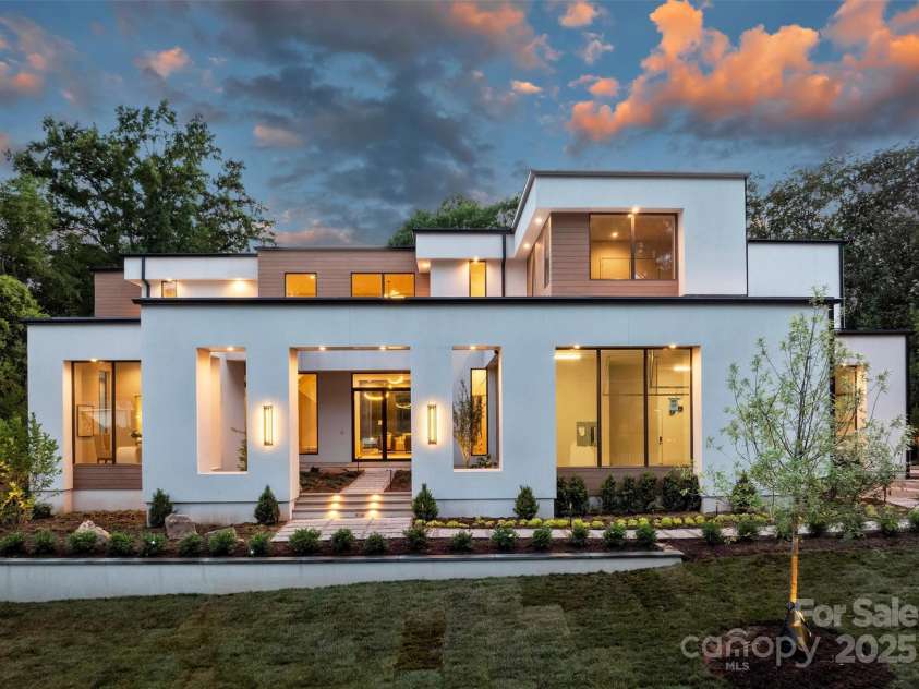 3630 Foxcroft Road, Charlotte, NC 28211.  MLS# CAR4245398, YatesRealty ID 14073. 