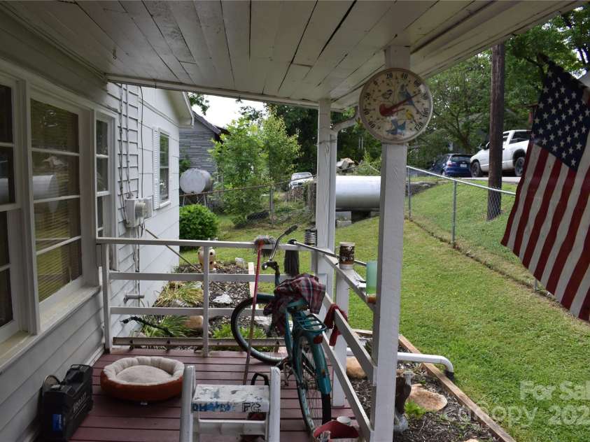 118 Fourth C Street, Marion, NC 28752.  MLS# CAR4260321, YatesRealty ID 14074. 