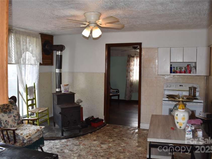 118 Fourth C Street, Marion, NC 28752.  MLS# CAR4260321, YatesRealty ID 14074. 