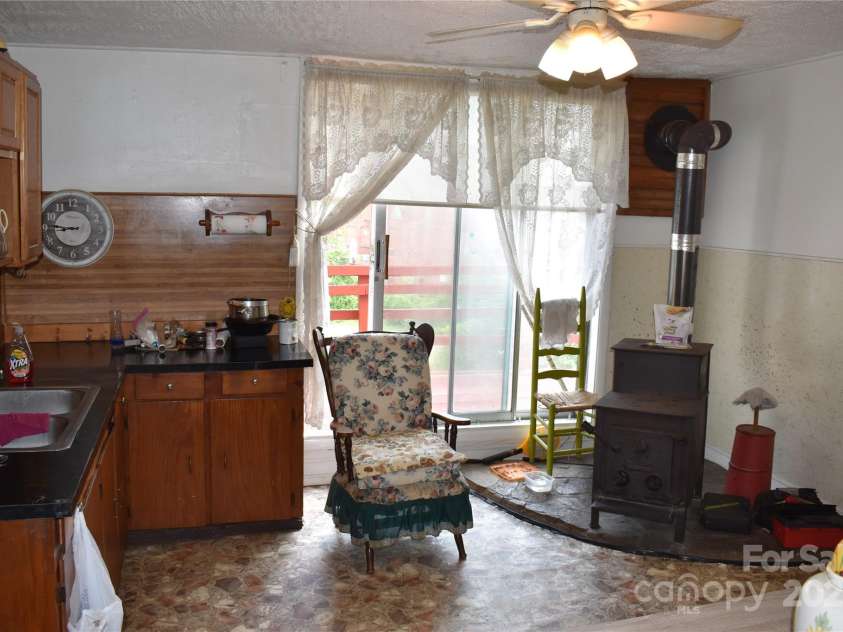 118 Fourth C Street, Marion, NC 28752.  MLS# CAR4260321, YatesRealty ID 14074. 