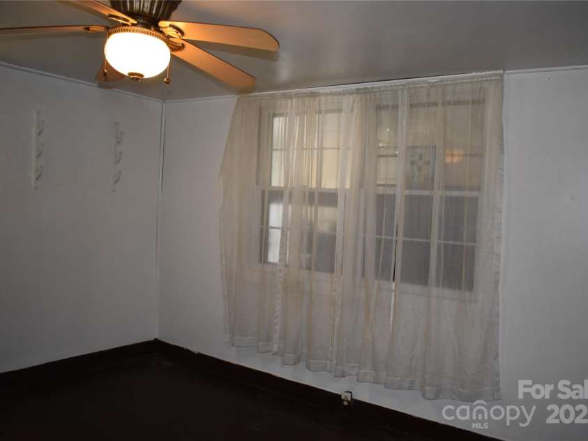 118 Fourth C Street, Marion, NC 28752.  MLS# CAR4260321, YatesRealty ID 14074. 