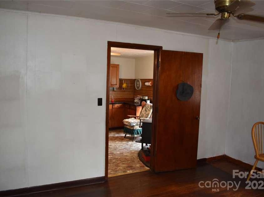 118 Fourth C Street, Marion, NC 28752.  MLS# CAR4260321, YatesRealty ID 14074. 