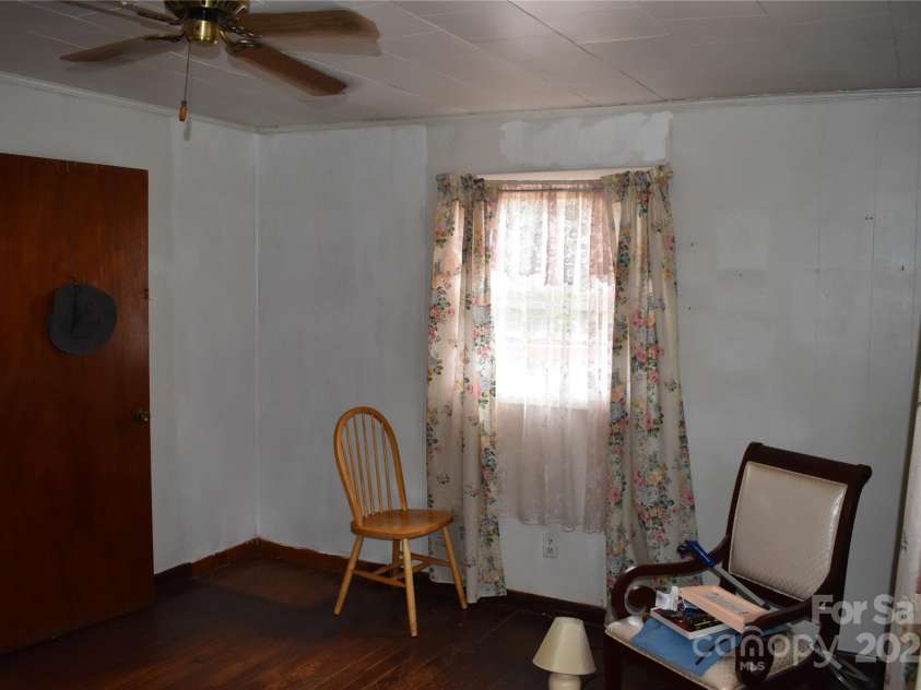 118 Fourth C Street, Marion, NC 28752.  MLS# CAR4260321, YatesRealty ID 14074. 