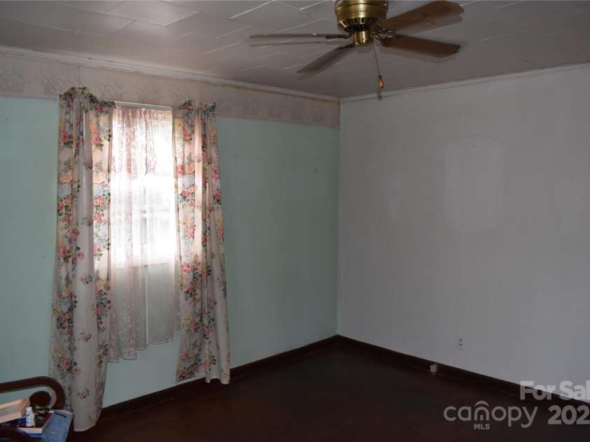 118 Fourth C Street, Marion, NC 28752.  MLS# CAR4260321, YatesRealty ID 14074. 