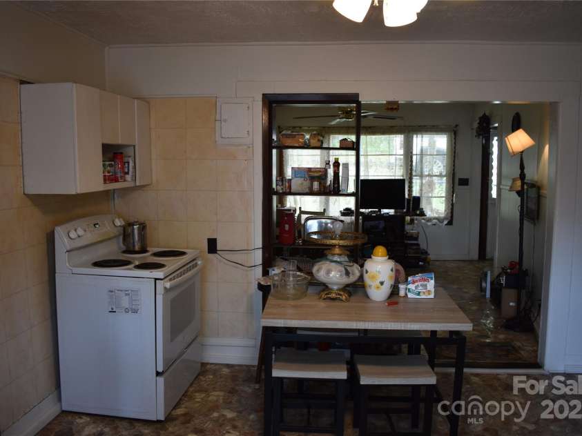 118 Fourth C Street, Marion, NC 28752.  MLS# CAR4260321, YatesRealty ID 14074. 