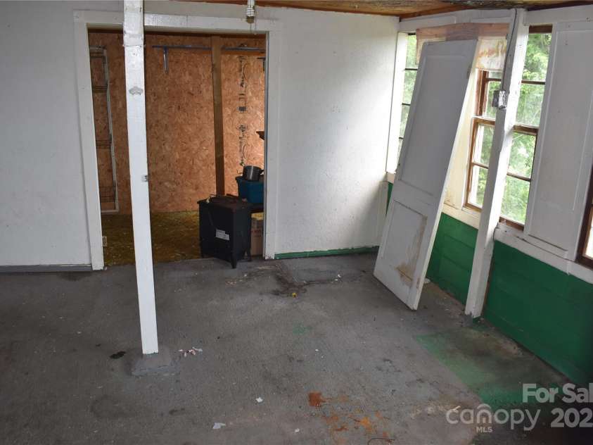 118 Fourth C Street, Marion, NC 28752.  MLS# CAR4260321, YatesRealty ID 14074. 