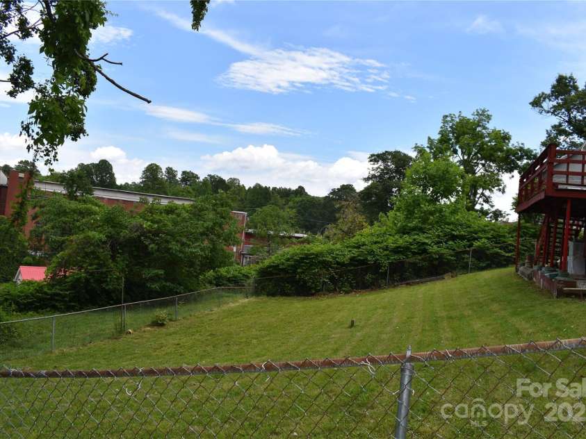 118 Fourth C Street, Marion, NC 28752.  MLS# CAR4260321, YatesRealty ID 14074. 