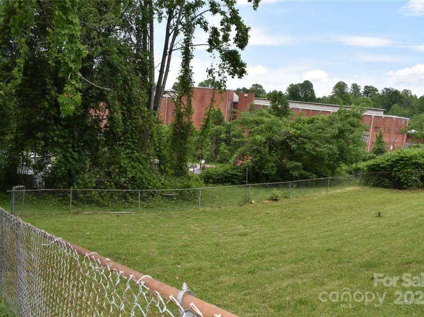 118 Fourth C Street, Marion, NC 28752.  MLS# CAR4260321, YatesRealty ID 14074. 