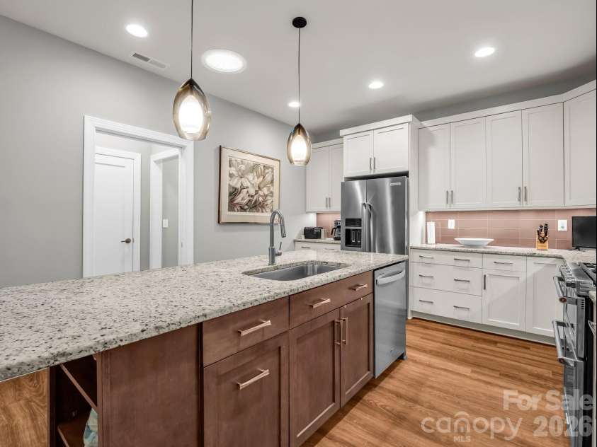 29 Stonehollow Lane, Brevard, NC 28712.  MLS# CAR4347760, YatesRealty ID 14076. 