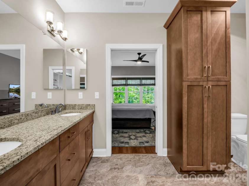 29 Stonehollow Lane, Brevard, NC 28712.  MLS# CAR4347760, YatesRealty ID 14076. Primary bath