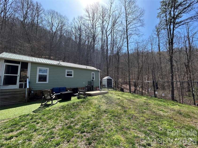 73 Bear Oat Trail, Franklin, NC 28734.  MLS# CAR4350365, YatesRealty ID 14077. 