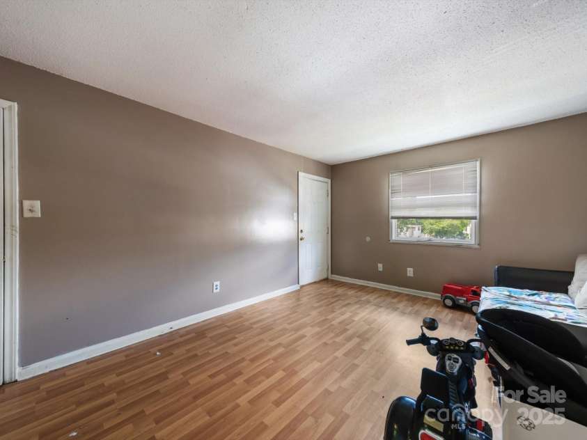 7977 Shady Oak Trail, Charlotte, NC 28210.  MLS# CAR4258897, YatesRealty ID 14077. 