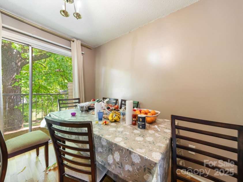 7977 Shady Oak Trail, Charlotte, NC 28210.  MLS# CAR4258897, YatesRealty ID 14077. 