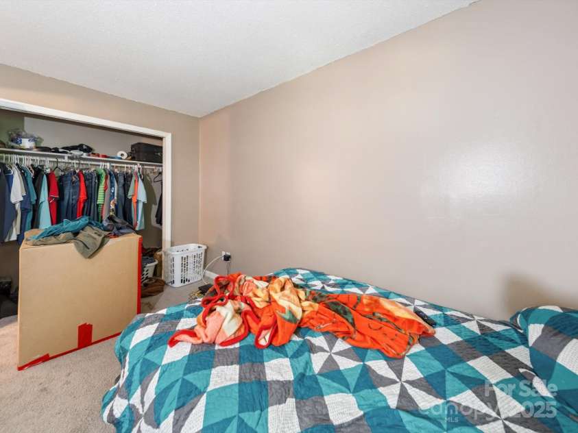 7977 Shady Oak Trail, Charlotte, NC 28210.  MLS# CAR4258897, YatesRealty ID 14077. 