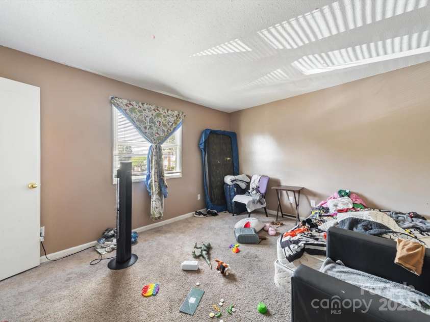 7977 Shady Oak Trail, Charlotte, NC 28210.  MLS# CAR4258897, YatesRealty ID 14077. 