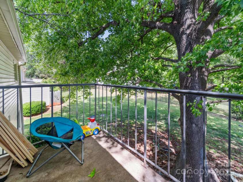 7977 Shady Oak Trail, Charlotte, NC 28210.  MLS# CAR4258897, YatesRealty ID 14077. 