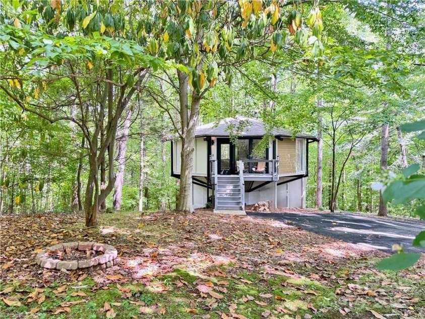 164 Johnson Ridge Road, Elkin, NC 28621.  MLS# CAR4259094, YatesRealty ID 14078. 