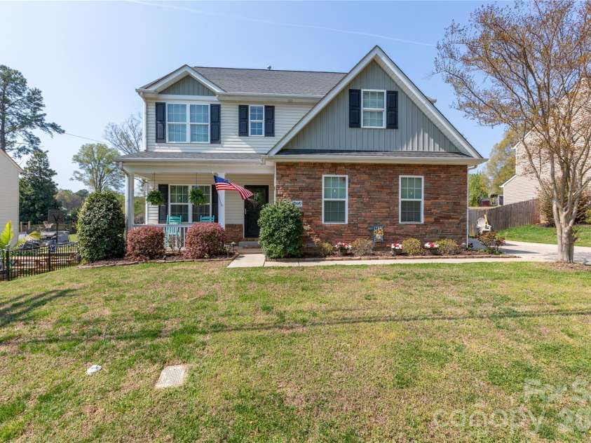 19449 Smith Circle, Cornelius, NC 28031.  MLS# CAR4347470, YatesRealty ID 14079. 