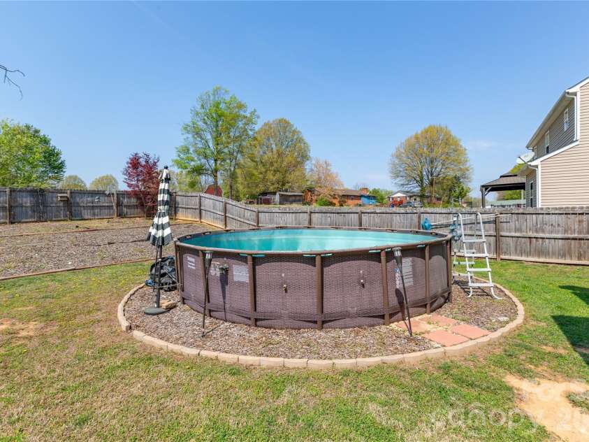 19449 Smith Circle, Cornelius, NC 28031.  MLS# CAR4347470, YatesRealty ID 14079. 
