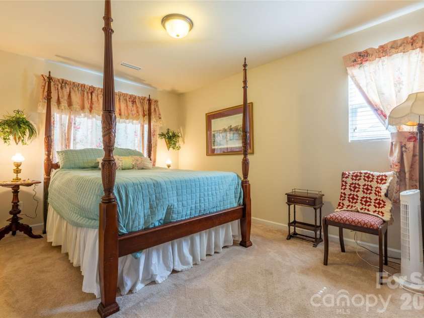 19449 Smith Circle, Cornelius, NC 28031.  MLS# CAR4347470, YatesRealty ID 14079. 
