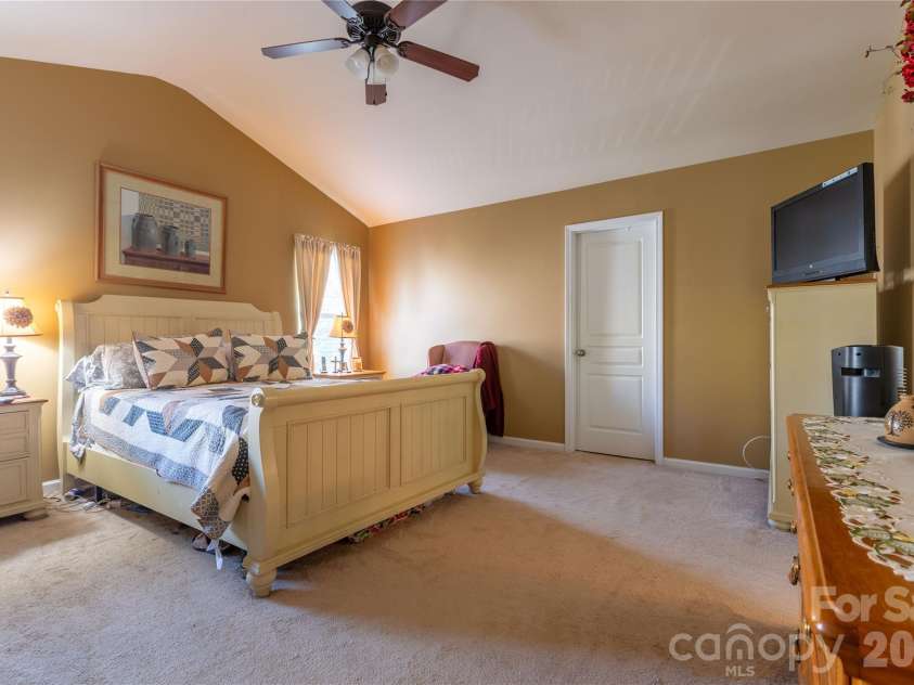 19449 Smith Circle, Cornelius, NC 28031.  MLS# CAR4347470, YatesRealty ID 14079. 
