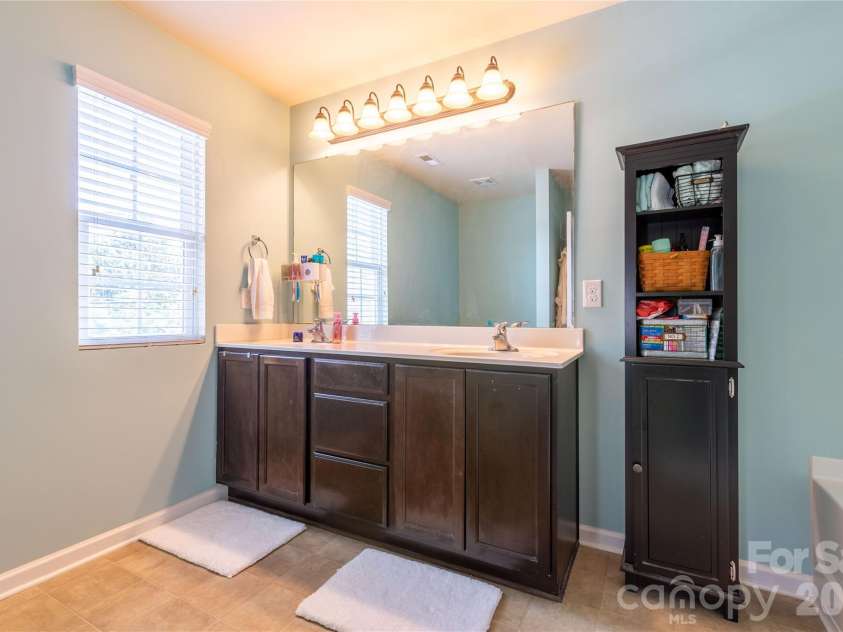 19449 Smith Circle, Cornelius, NC 28031.  MLS# CAR4347470, YatesRealty ID 14079. 