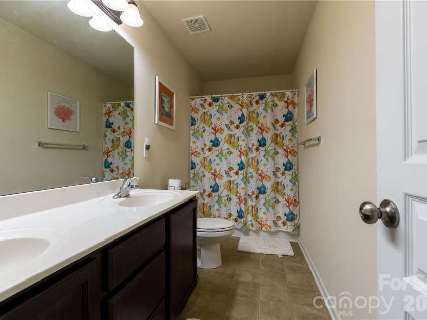 19449 Smith Circle, Cornelius, NC 28031.  MLS# CAR4347470, YatesRealty ID 14079. 